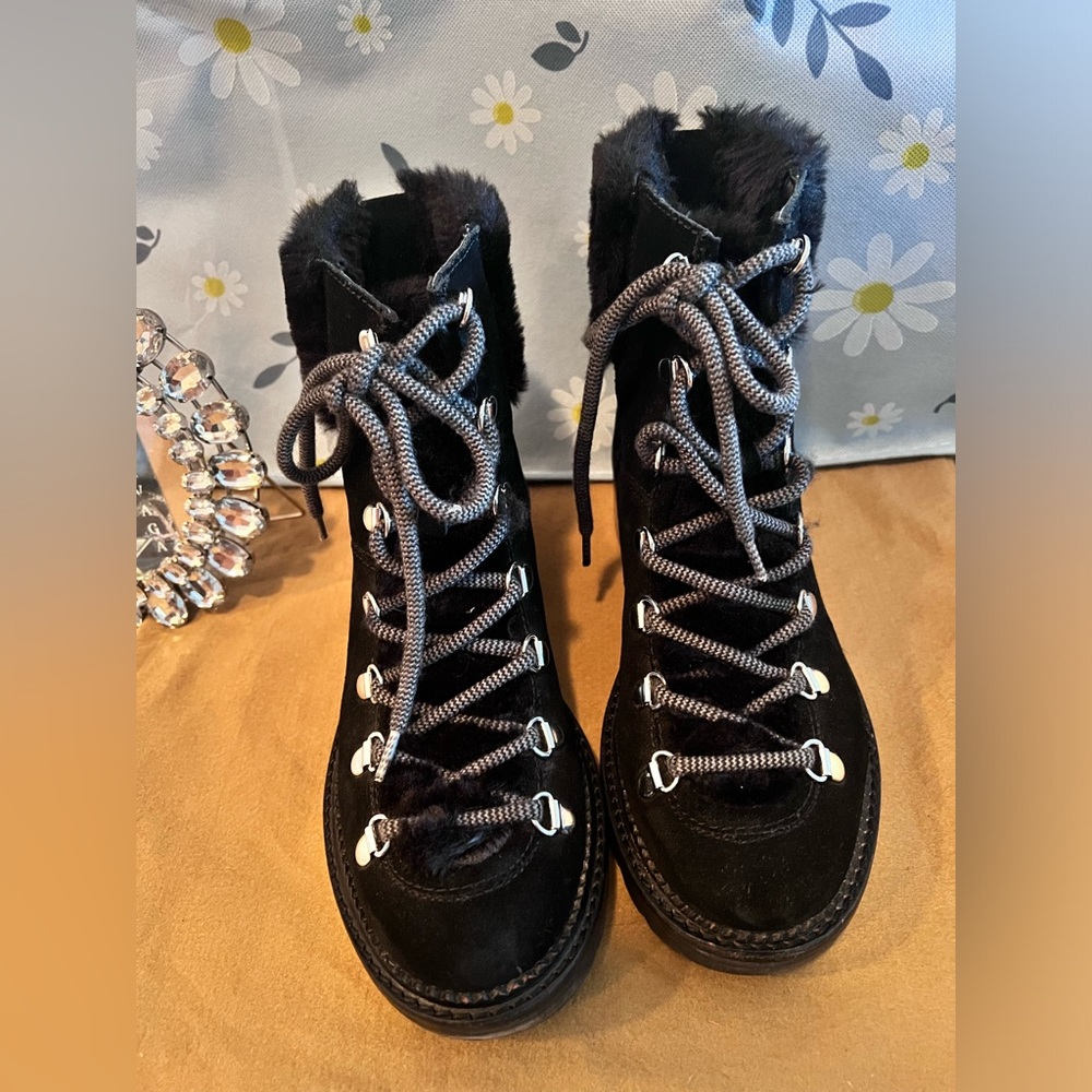 MARC FISHER IZZIE LUGSOLE ANKLE BOOT